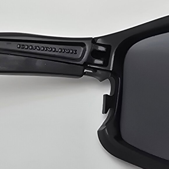 Oakley OO9247-15 Chainlink Covert Matte Black Frame Polarized Grey Sunglasses - Picture 8 of 14